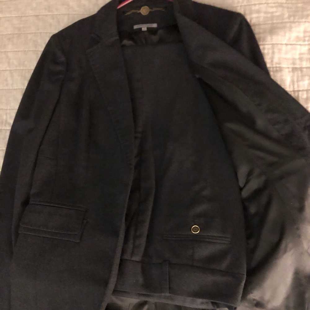 Anne Klein brand gray suit (jacket & pants). Size 8. Worn 1-2 times, EUC.